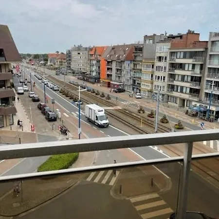 Leonie Apartment *